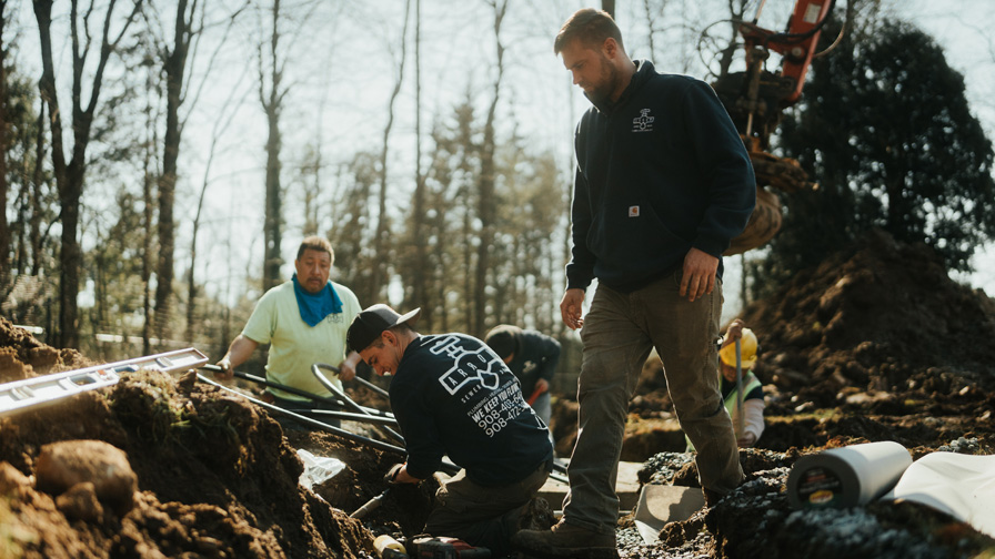 Techs And Sewer Repair